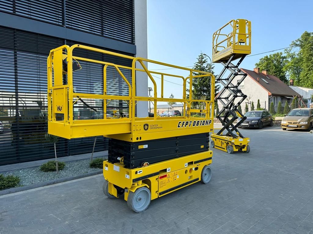 HEBEBÜHNE 8M 3